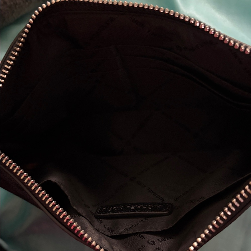 Michael Kors Logo Pouch - Picture 3 of 4